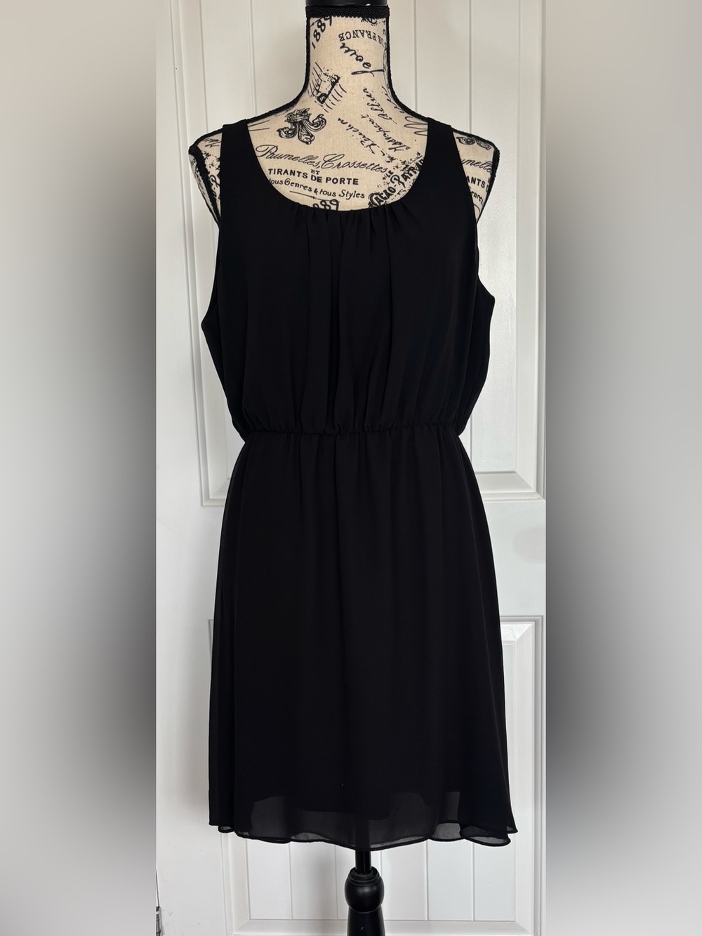 Smart Set women’s Sz Lg Classic Black Sleeveless Dress
